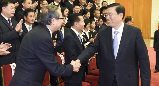 張德江會(huì)見香港紀(jì)律部隊(duì)文化交流團(tuán)