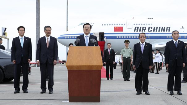 全國(guó)人大常委會(huì)委員長(zhǎng)張德江抵達(dá)香港