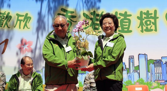 仇鴻參加香港植樹日活動(dòng)