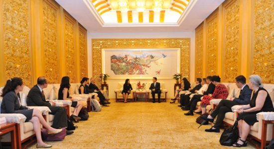 張曉明會(huì)見美中關(guān)系全國(guó)委員會(huì)代表團(tuán)
