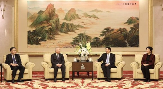 何靖陪同香港上海總會(huì)代表團(tuán)赴上海訪問(wèn)交流