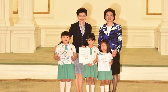 彭麗媛教授給香港三名小朋友回信 勉勵(lì)她們努力學(xué)習(xí) 健康成長(zhǎng)