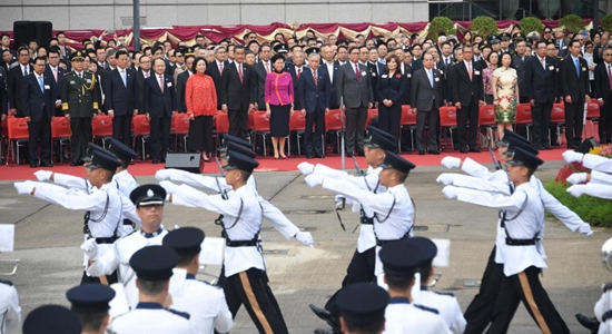 王志民等辦領(lǐng)導(dǎo)出席特區(qū)政府國(guó)慶69周年升旗儀式和酒會(huì)
